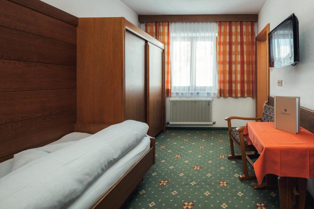 Edelweiss Superior Hotel 3*